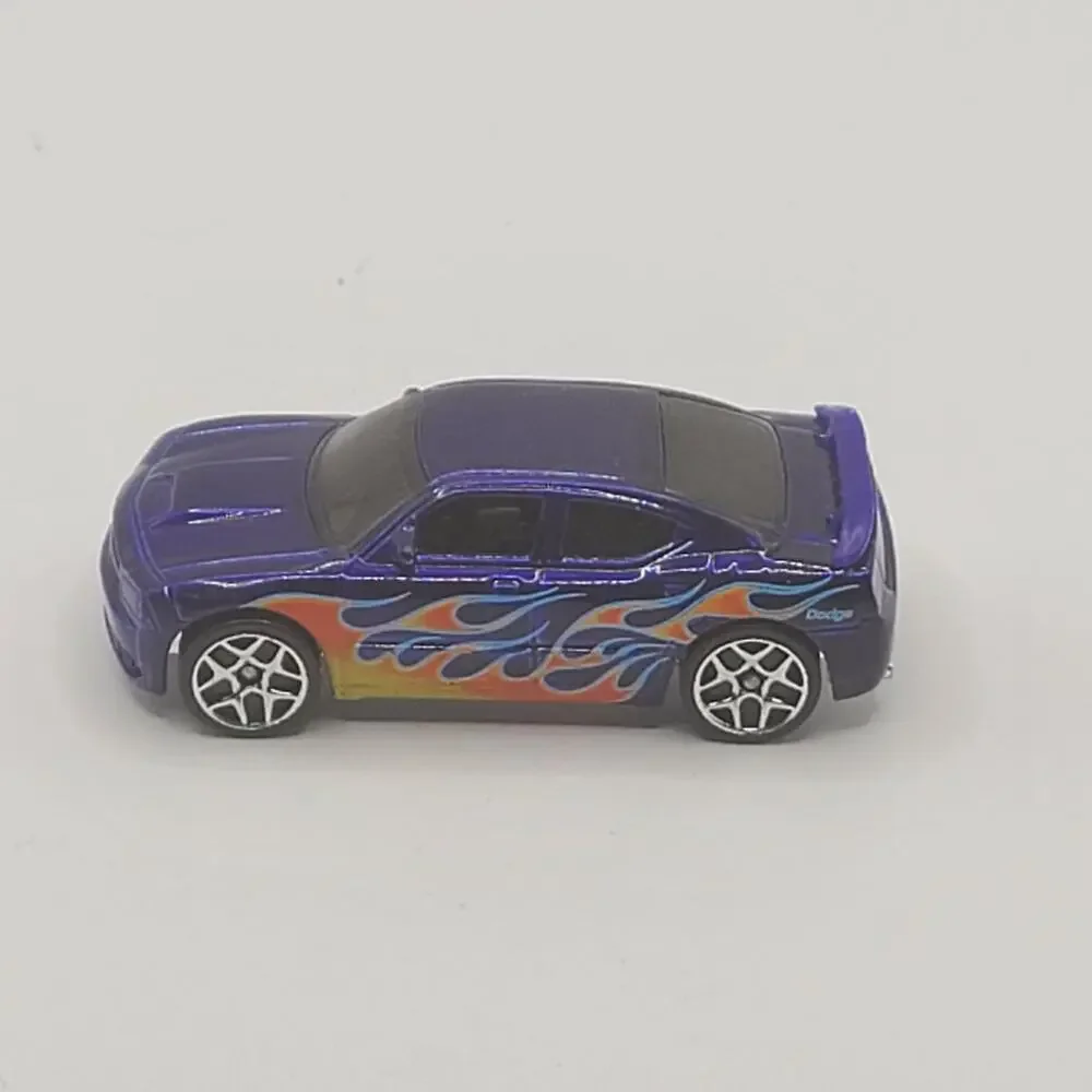 2005 HOT WHEELS PURPLE DODGE CHARGER SRT8 WITH FLAMES LOOSE 1:64 Thailand
